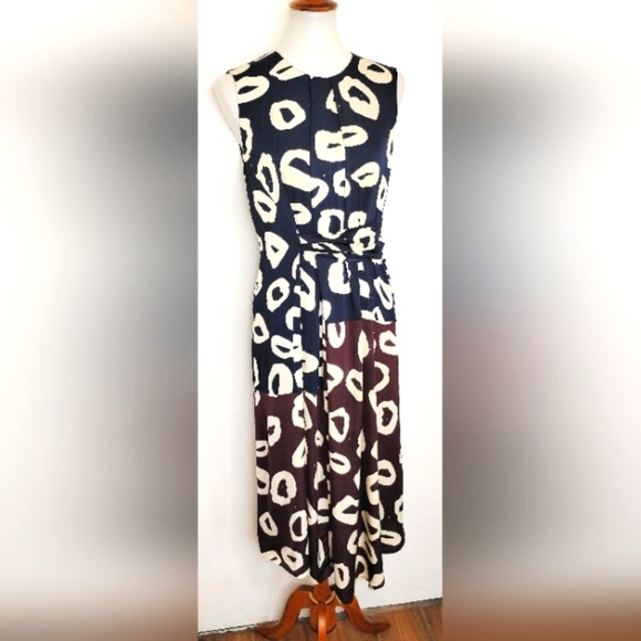 UNIQUE WHISTLES DRESS - Picture 2 of 14